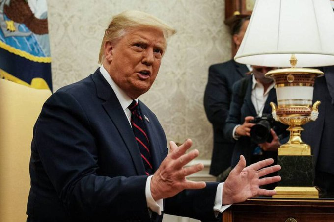 Debate Emerges Over Trump’s Strategic Messaging on the Strait of Hormuz